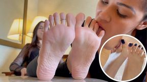 I ordered my slave girl to foot worship my friend's (MP4 - HD 1080p)