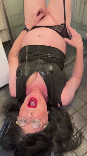 Sissy peeing all over her face and mouth