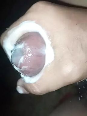 Shaking the penis, a lot of sperm comes out until urinating