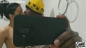 uma rapidinha no banheiro da emi rippi deu ruim pra nois