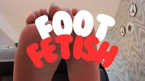 Immerse yourself in a world of excitement while my feet gently caress your cock 👣🍆