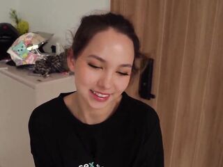 That babe came to my abode and begged me to screw her hard and cum on her face