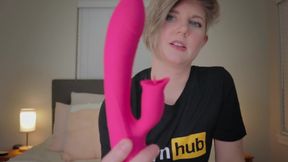 Unboxing and Review of the Unvomi Pulsating Rabbit Vibrator From Paloqueth with Housewife Ginger