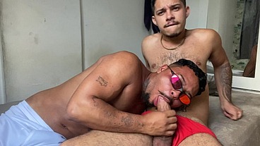 Me mamou gostoso depois empinou o rabão pra eu chupar