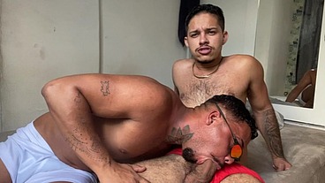 Me mamou gostoso depois empinou o rabão pra eu chupar