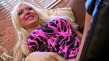 Hot Big Tits Blonde Milf Sam Bond Fucks Her First BBC and Takes His Cum Over Her Sexy Tits