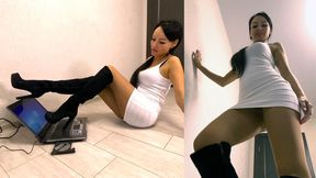 KATYA DESTROY THE LAPTOP exclusively real mistress