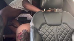 Interracial fuck in the car