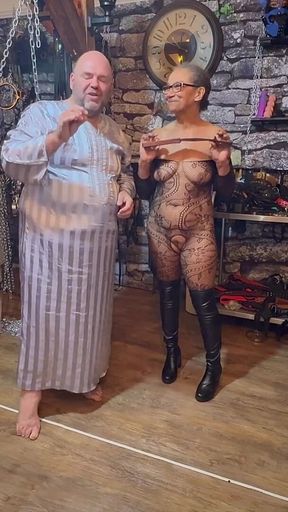 Lanista Beaer Teaches Blackberrymilf How Ro Spank with a Belt.
