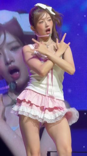K-pop girl shows off her toned thighs while dancing