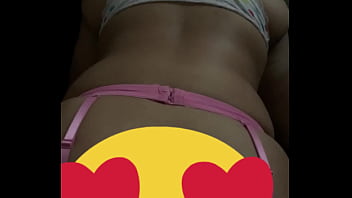 Esposa mamando sacando la leche