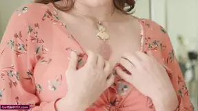 Older milf with big tits and ass teaches teen a lesson in lesbian fisting