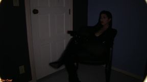 Femme Fatal Spy Bound Executrix Handjob ?