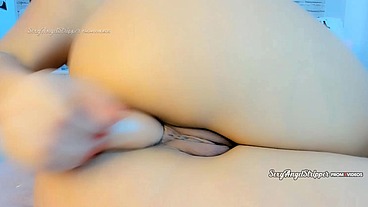 Chun Li cosplay big ass latina playing with her hitachi vibrator until reaches the orgasm and squirt in her panties PUSSY FUCKING