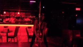 AUX DANSEUSES AVEC MAYA FOX BELLA FIRE AND RICK HARD