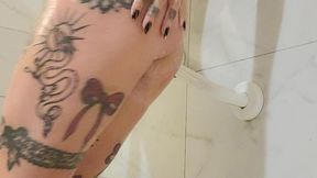 comme j aime me filmer dans ma baignoire pour un fan qui adore ca et toi tu ...