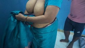 Chubby Aunty Sex with Electrician When Her Husband Went Outside