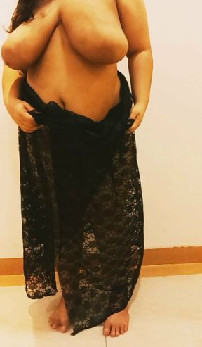 Indian Horny Girlfriend Does Striptease and Twerks for Her Boyfriend