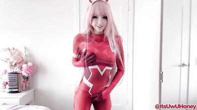 Sexy Zero Two Cosplay Try-On & Striptease!