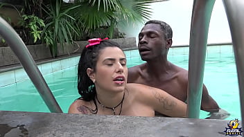 Bastidores do casal na piscina - Higor Negr&atilde_o