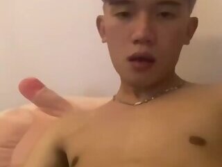 Hotboy Hà Nội lộ clip sục mlem.