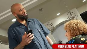 Matures Dee Williams &amp_ Sa Jay Get Pounded By Shaundam