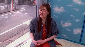 240902丈の長い服を着る奥さんが登場c4