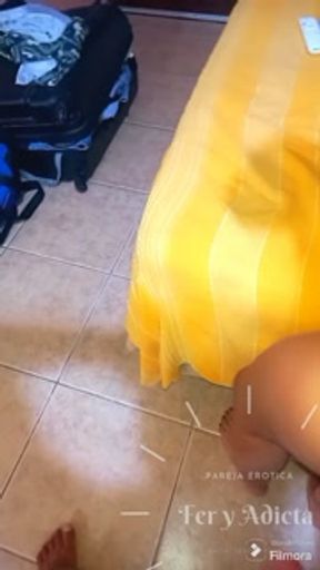 Mi hermosa hermanastra culona me despierta con sexo oral,  se la traga toda