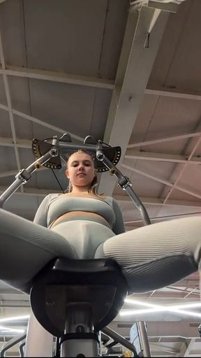 Masturbate in the Gym so Hard