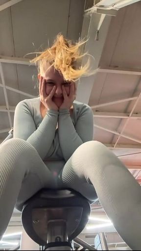 Masturbate in the Gym so Hard