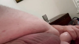 Vidéo amateur américaine rondelette en solo avec masturbation anale intense