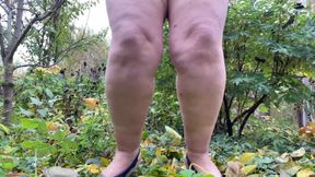 Mature MILF Plays with Dirty Panties