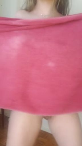 EROTIC DANCE when gwtting out of the shower for my webcam