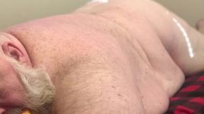 Apple gagged hog