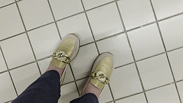 Forbidden Shoe Trial: Brand New Sneakers vs. Nicoletta's "Worn-Out" Feet