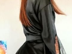 cute cutie redhead flashing ass on live webcam