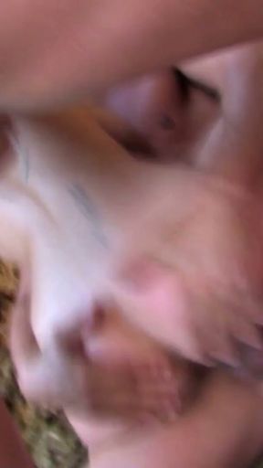 Beim Strandfick macht ploetzlich noch ne Fremde mit   Clip 2