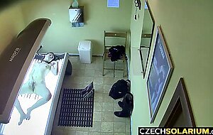 18 y/o playing with her pussy in solarium,