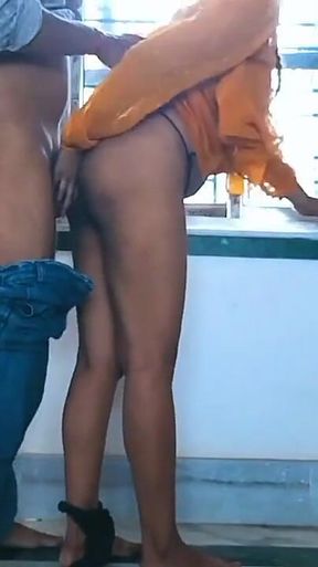 19 Years Ki Ladki Apni Ghar Walo Ko Jhut Bolke Apni Premik Ke Sath Chudai Karne Chali Gayi