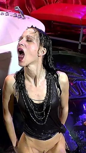 Sexy Piss Swapping College Babes in Gangbang Ggg John Thompson