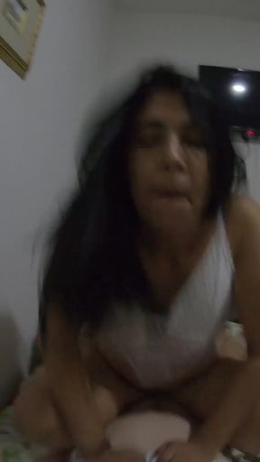 I Fucked a Venezuelan Mature Woman While Her Husband Called Her on the Cell Phone