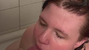 18year old Teen gives Bj in Shower