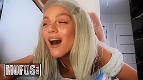 Beauty Cleans The Oven And Gets Fucked At The Same Time