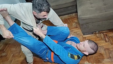 treino de jiu-jitsu termina em punheta e putaria