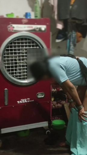 Seeing Kamwali's big ass, Malik fucked her hard, Hindi audio desi sexy video   Clip 1