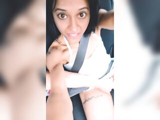 Playgirl Wyld Yasmin is Getting Fingered by The Robot and Gets Orgasms During the time that Driving