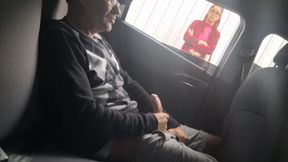 Punheta arriscada para estudante gostosa