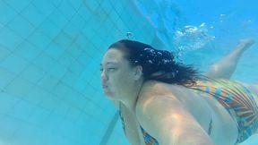 Siren’s Breath: Underwater Bubble Ballet with Flowing Wet Hair