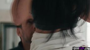 Tommy Pistol dominates MILF Jennifer White with intense oral and rough sex
