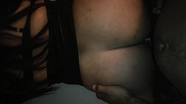 Novinho militar arrombou o cuzinho da travesti gostosa puta e ainda gozou na cara dela